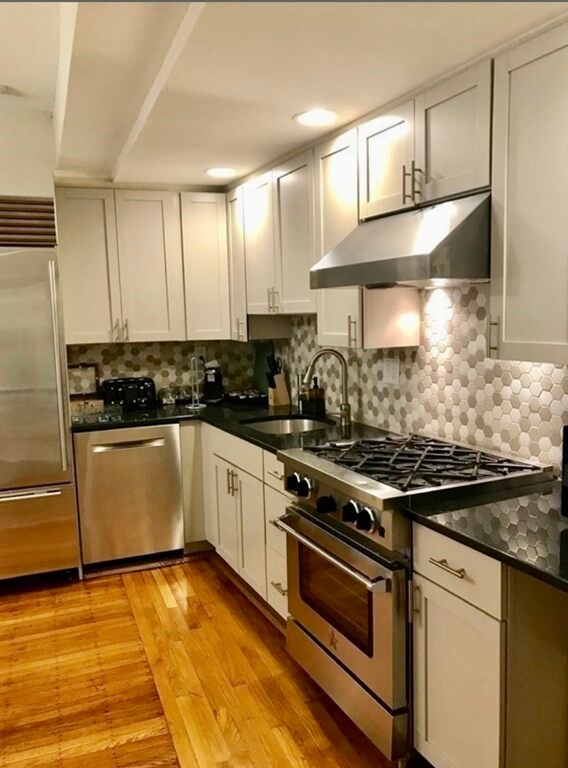 92A Pinckney St unit 1, Boston, MA 02114 - photo 2