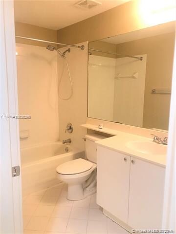 10770 NW 66th St unit 106, Doral, FL 33178 - photo 6