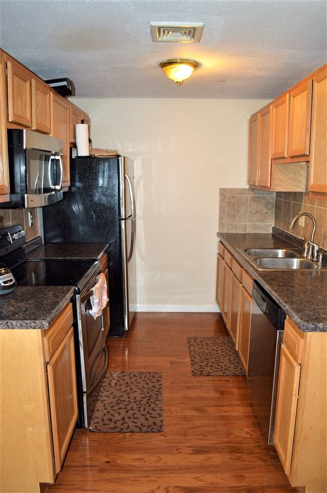 15 Blackstone Dr unit U1527, Nashua, NH 03063 - photo 4