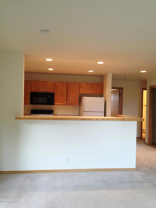 Living room to kitchen 2