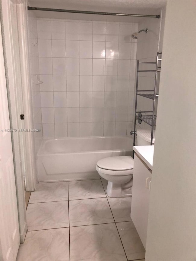 9360 Fontainebleau Blvd unit D308, Miami, FL 33172 - photo 5