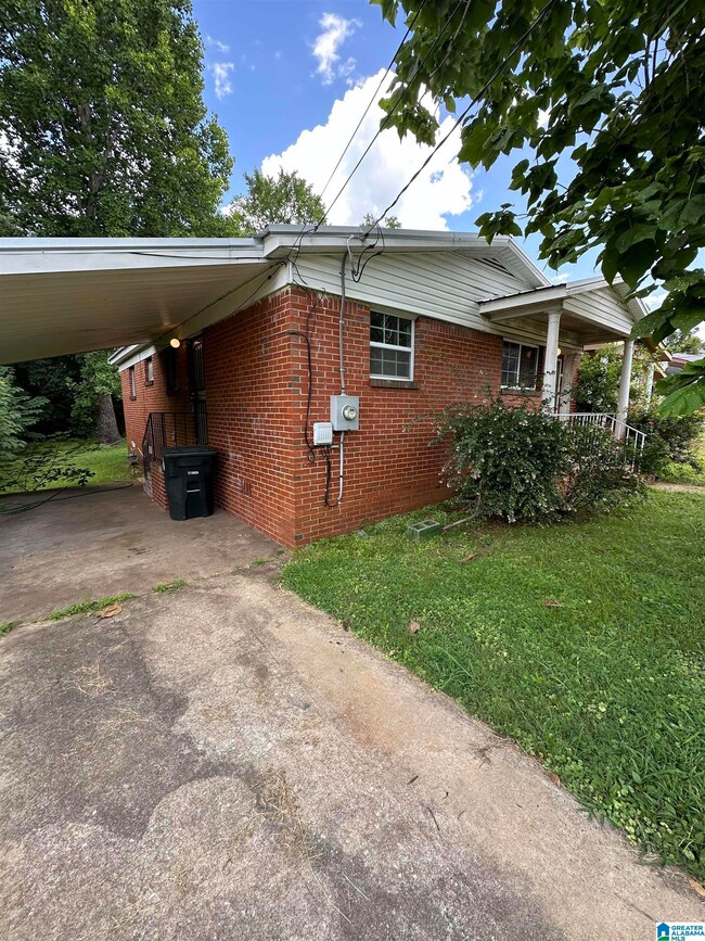 1657 18th Way SW, Birmingham, AL 35211 - photo 2