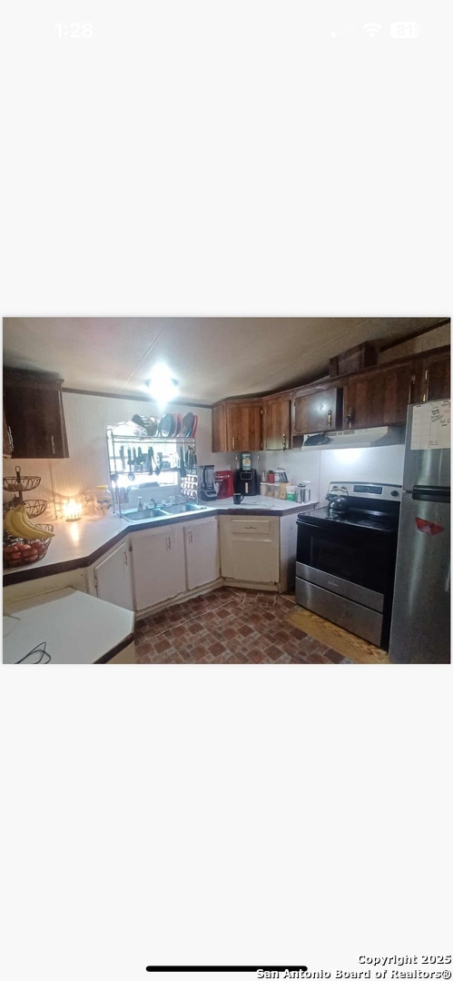 109 Hackberry St, Bandera, TX 78003 - photo 3