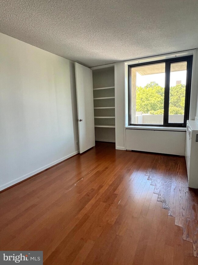 Carrollsburg Square North Tower unit N311, Washington, DC 20024 - photo 7