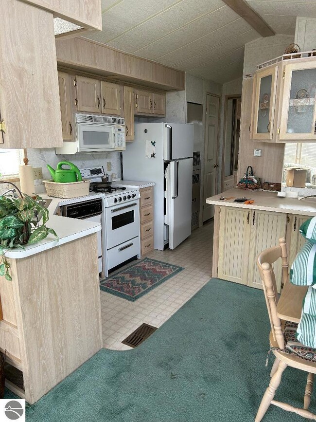 128 E Michigan Ave, Au Gres, MI 48703 - photo 3