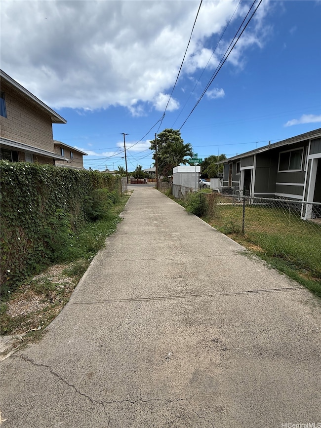 85-808 Lihue St unit Upper Unit, Waianae, HI 96792 - photo 2