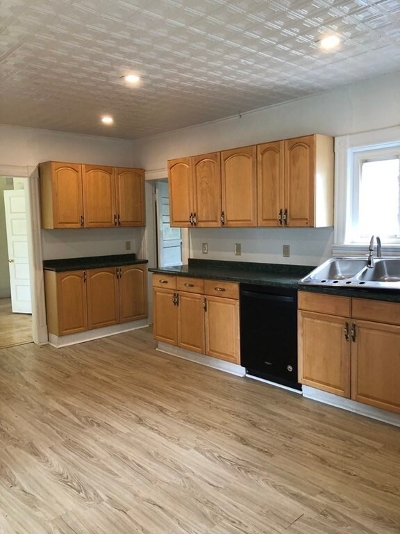 10 Broadview Heights, Turners Falls, MA 01376 - photo 5