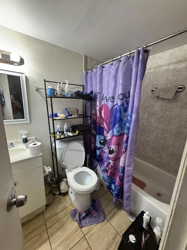 unlisted-address, Oakland Park, FL 33334 - photo 3