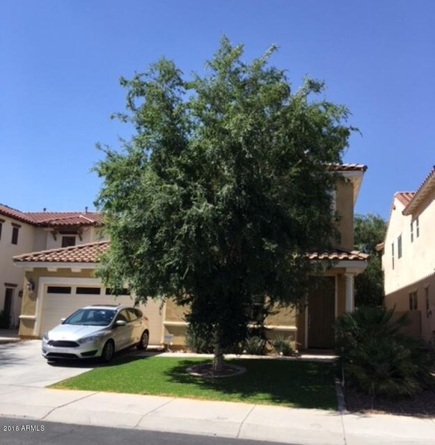 1108 W Dawn Dr Front Yard May 2016