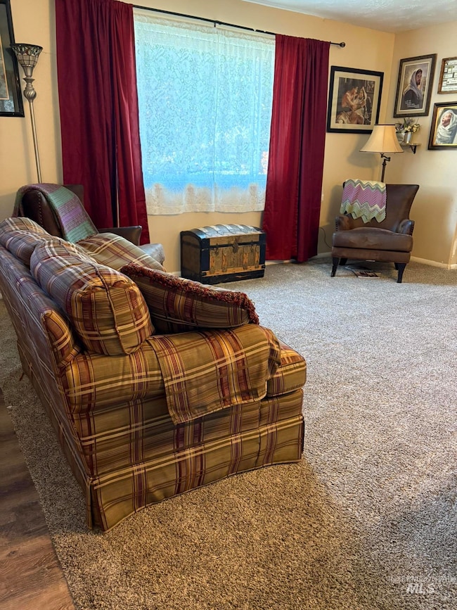 636 Spruce Cir, Gooding, ID 83330 - photo 6