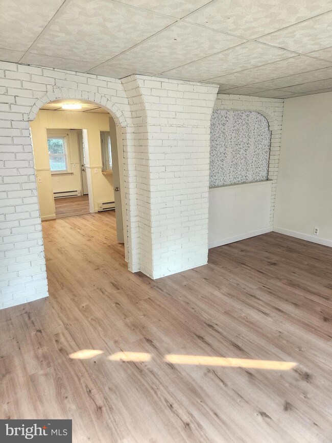 114 E Hancock St, Saint Clair, PA 17970 - photo 2