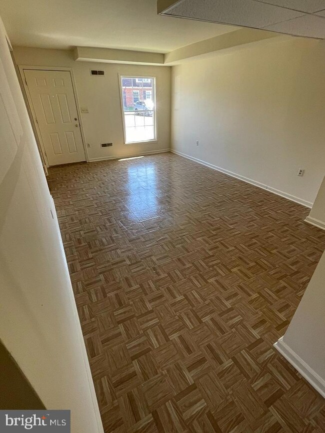 8508 Pioneer Dr, Severn, MD 21144 - photo 4