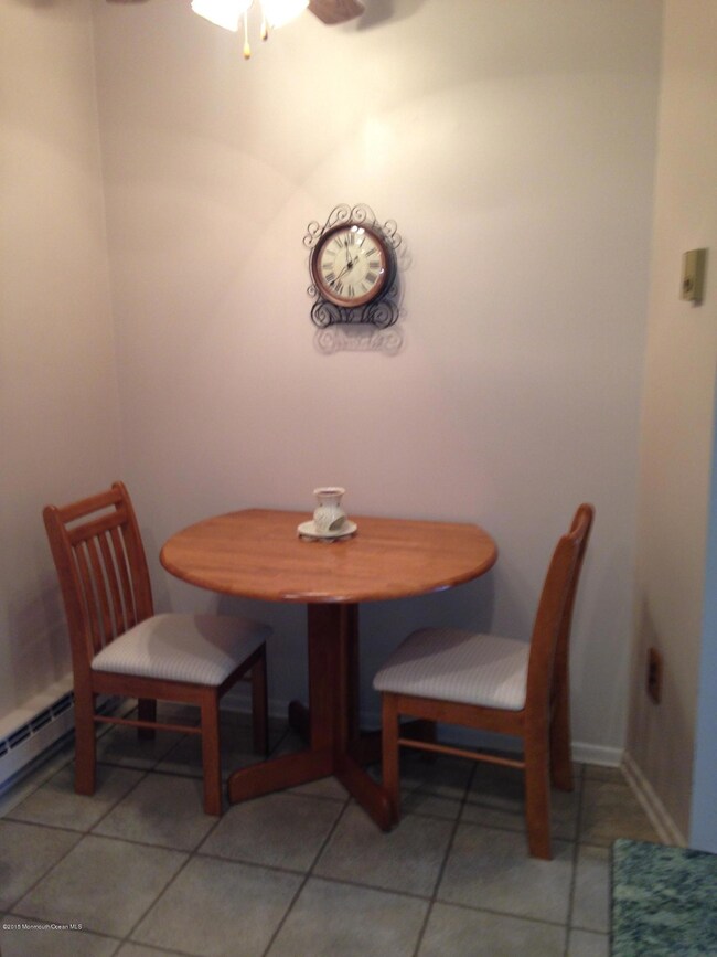 CB EAT IN KITCHEN
