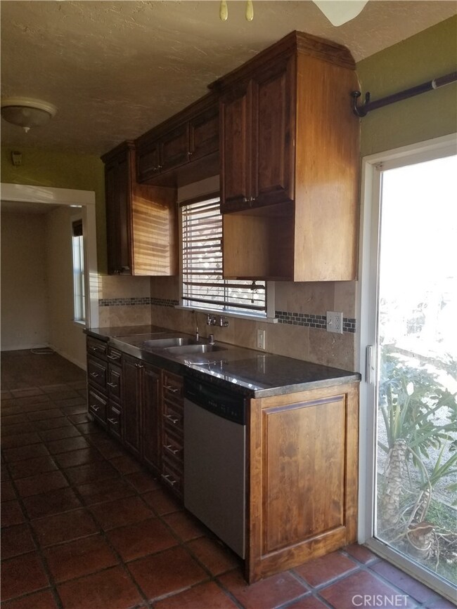 14459 Tyler St, Sylmar, CA 91342 - photo 6