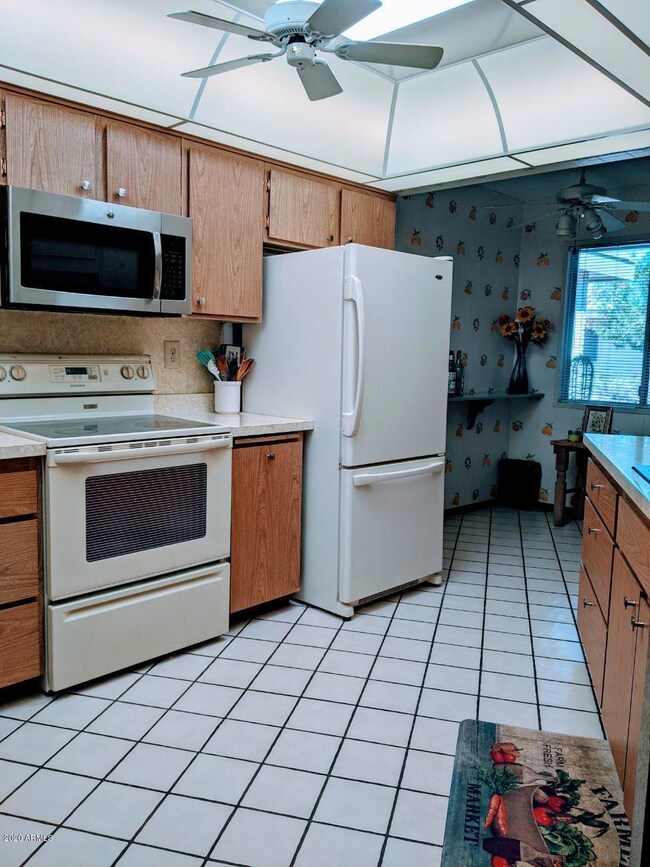 13610 N 109th Ave, Sun City, AZ 85351 - photo 4