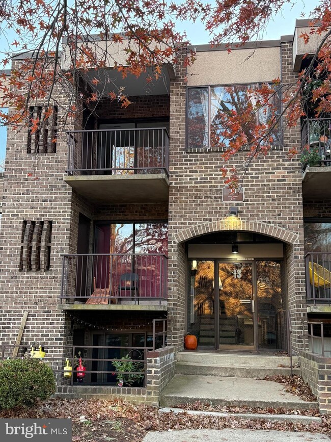 13 Silverwood Cir unit 12, Annapolis, MD 21403 - photo 2