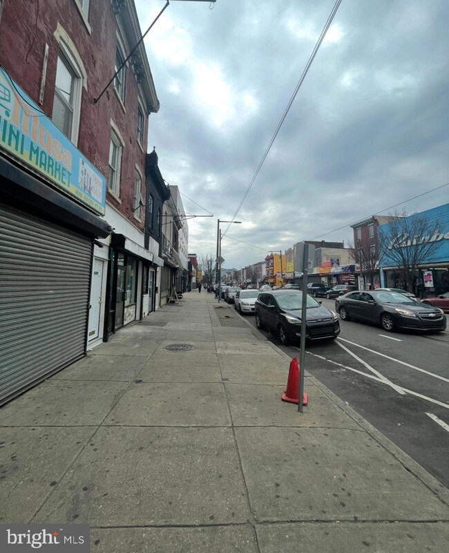 4087 1/2 Lancaster Ave unit 2, Philadelphia, PA 19104 - photo 2