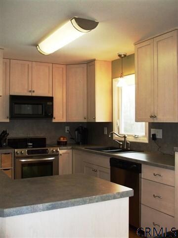 342 Madison Ave, Rensselaer, NY 12144 - photo 2