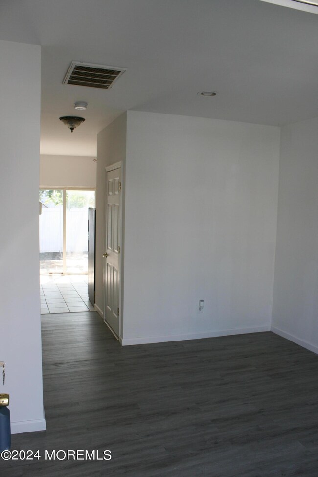 9 Waterview Place, Keansburg, NJ 07734 - photo 3