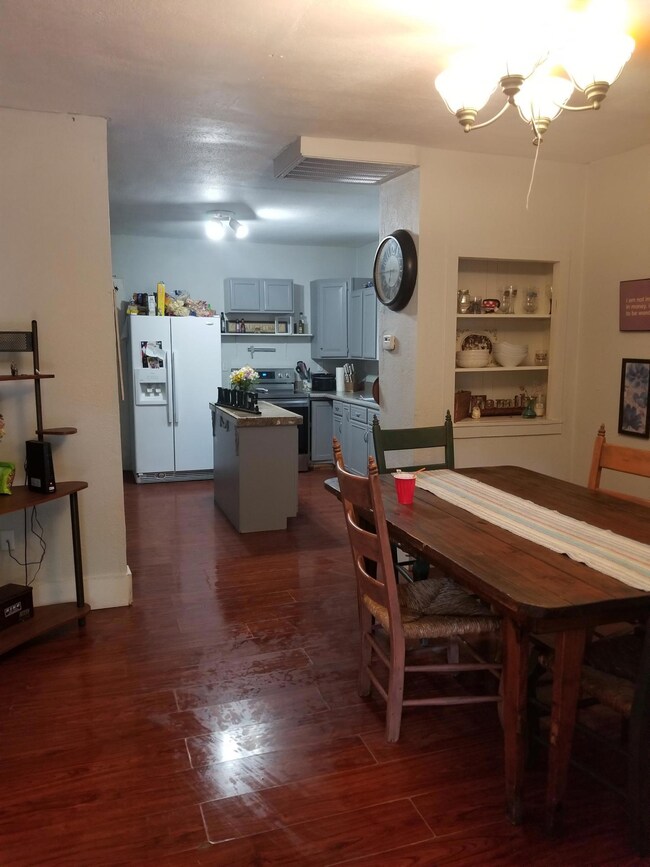 8CC9C5E8-1F91-4D2F-B776-1E0A12FFC0C6