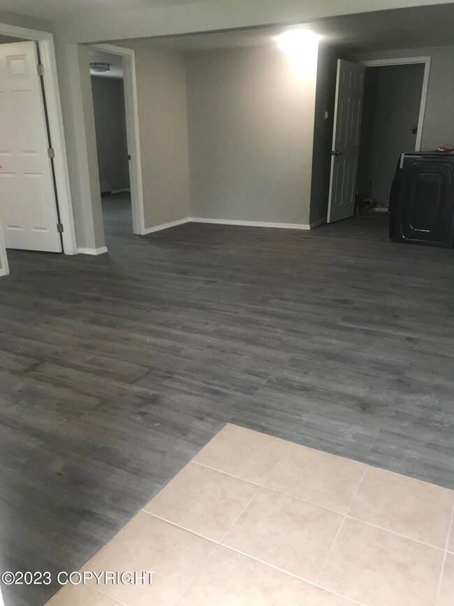 602 N Park St, Anchorage, AK 99508 - photo 2