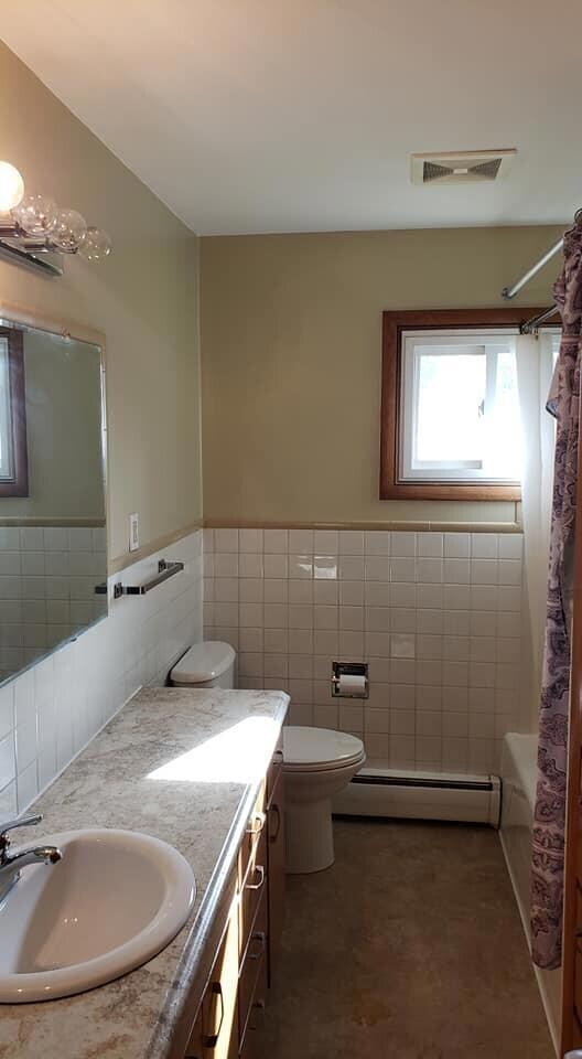 Upper Bathroom