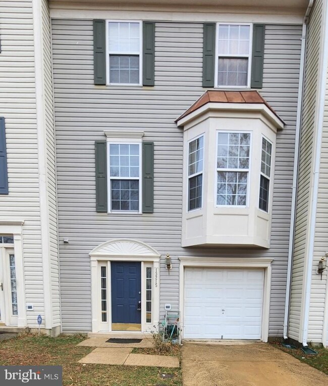 13215 Coppermill Dr, Herndon, VA 20171 - photo 2