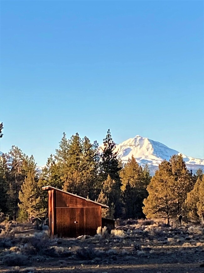 17474 Big Buck Rd, Sisters, OR 97759 - photo 2