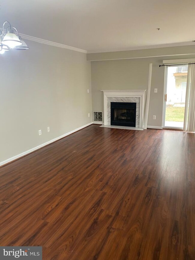 2490 Quick St unit 101, Herndon, VA 20171 - photo 3