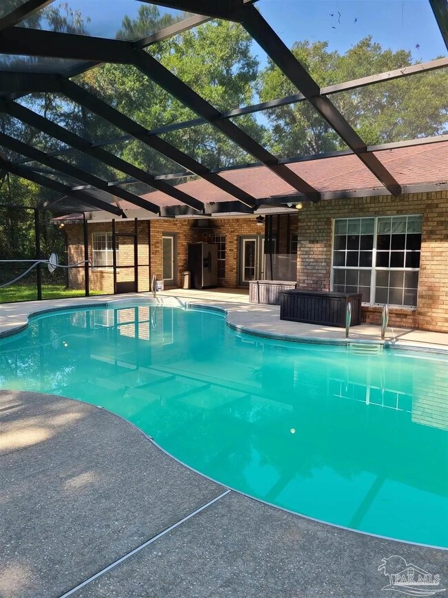 2837 Mandeville Ln, Pensacola, FL 32526 - photo 7