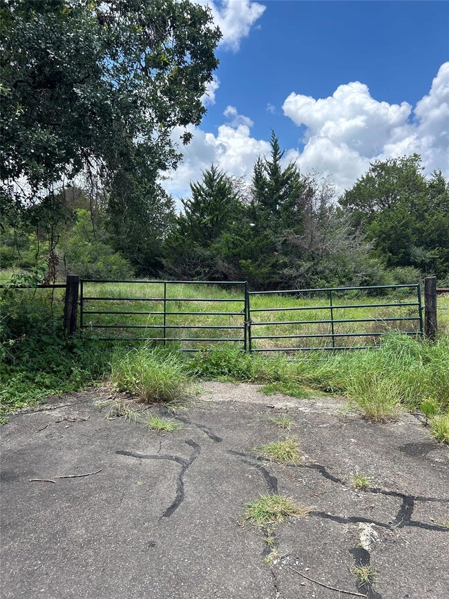 Lot 4-R East Ln, Corsicana, TX 75110 - photo 2