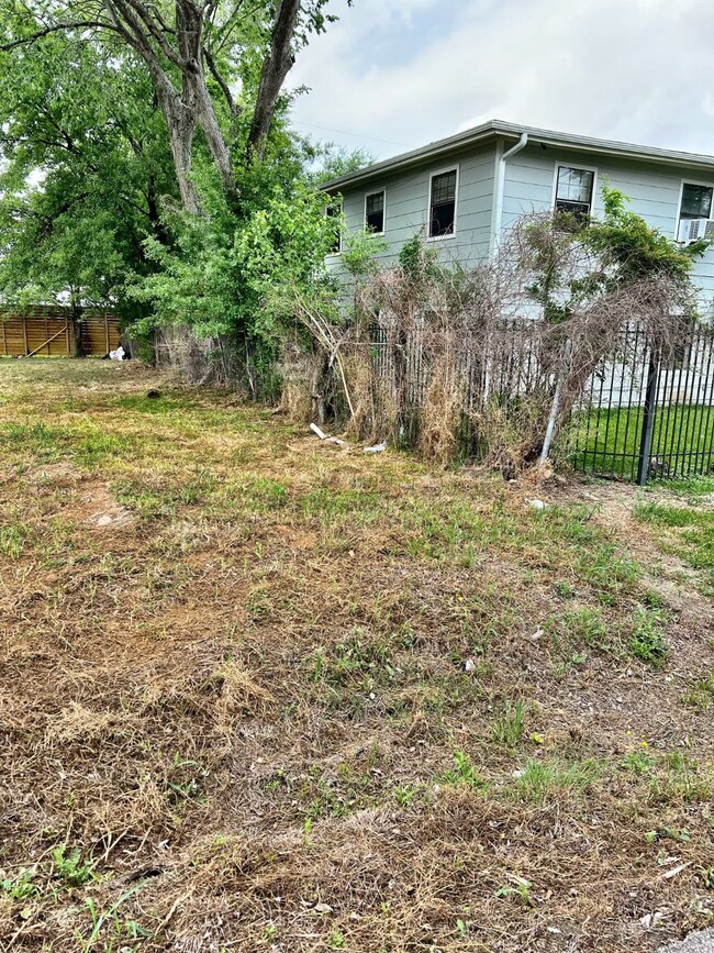 6737 Burkett St, Houston, TX 77021 - photo 2