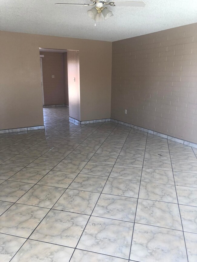 4307 N 73rd Ln, Phoenix, AZ 85033 - photo 3