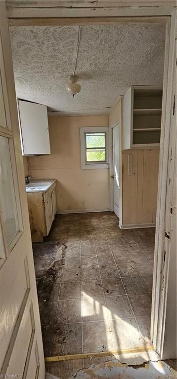 619 Thomas St, Reidsville, NC 27320 - photo 4