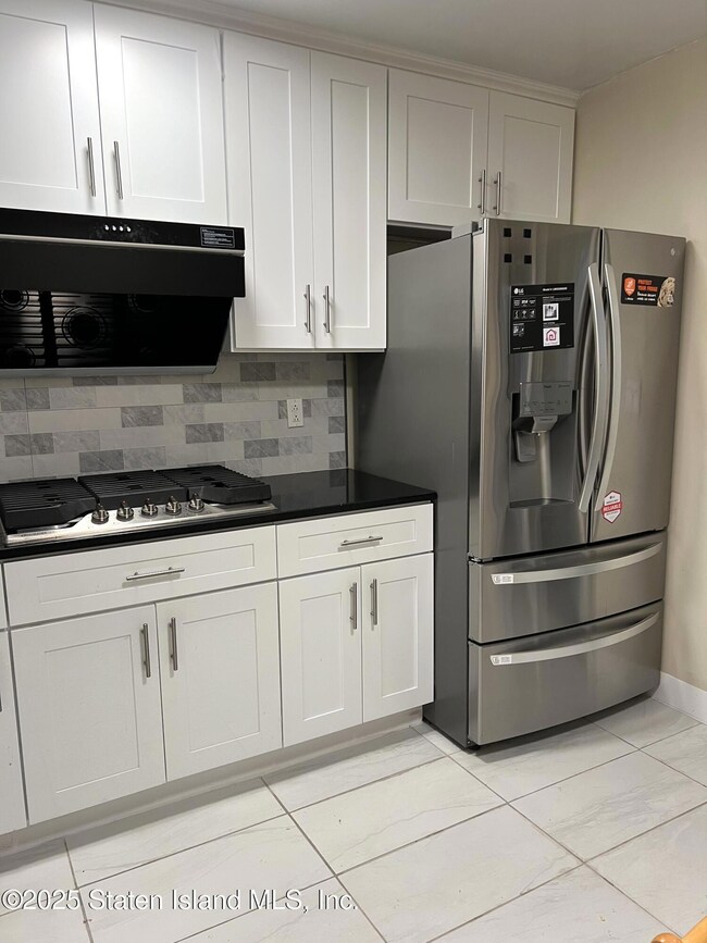 16 Mickardan Ct, Staten Island, NY 10304 - photo 4