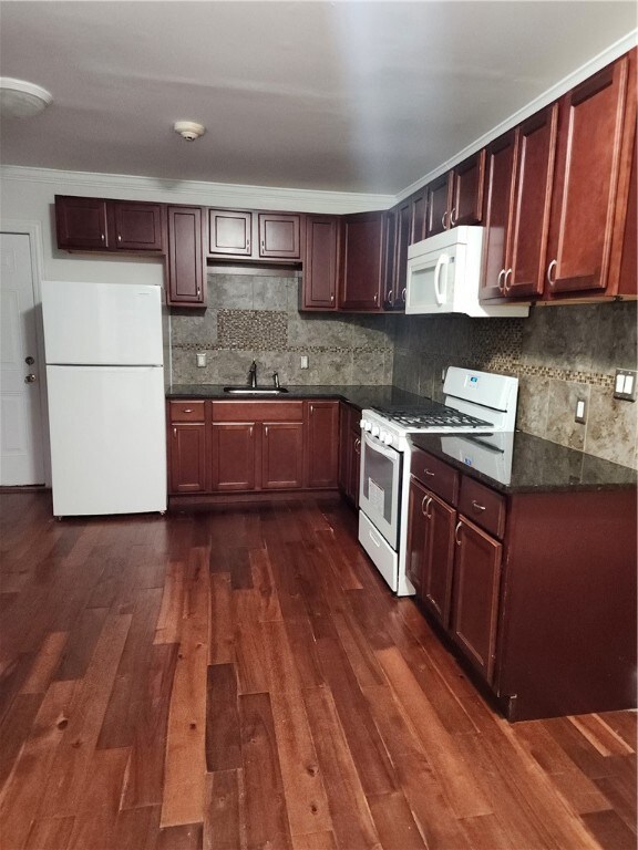 110 Willow St, Woonsocket, RI 02895 - photo 4