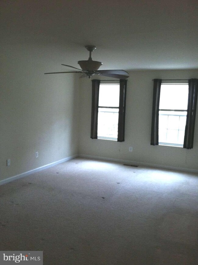 11125 Wortham Crest Cir unit 32C, Manassas, VA 20109 - photo 3