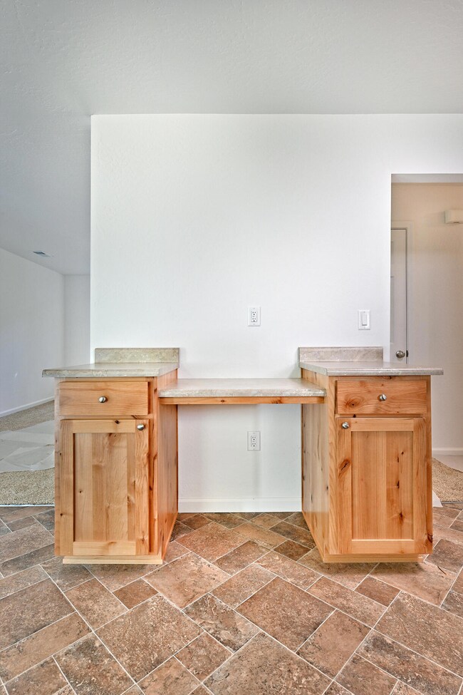 237 Shadowbrook Dr, Cave Junction, OR 97523 - photo 6