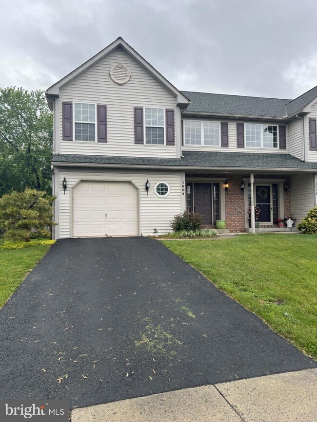 1004 Felix Ct, Reading, PA 19605 - photo 2