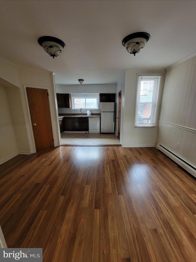 321 Greenway Ave, Darby, PA 19023 - photo 2
