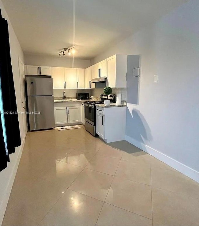 1824 Monroe St unit 8, Hollywood, FL 33020 - photo 2