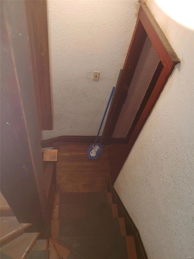 unlisted-address, Saint Louis, MO 63115 - photo 4