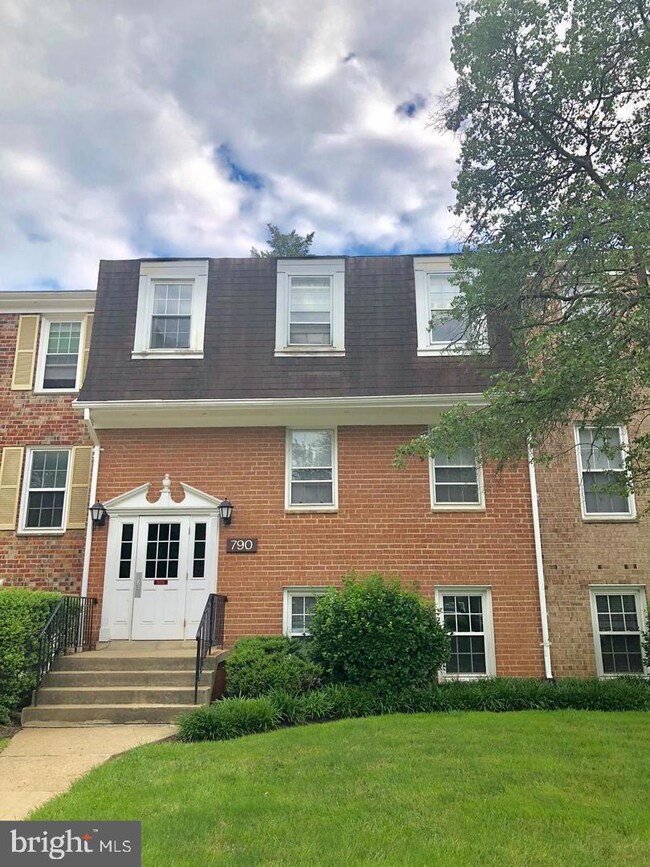 790 Quince Orchard Blvd unit 101, Gaithersburg, MD 20878 - photo 2