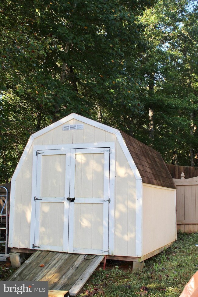 36064 Wilderness Shores Way, Locust Grove, VA 22508 - photo 3