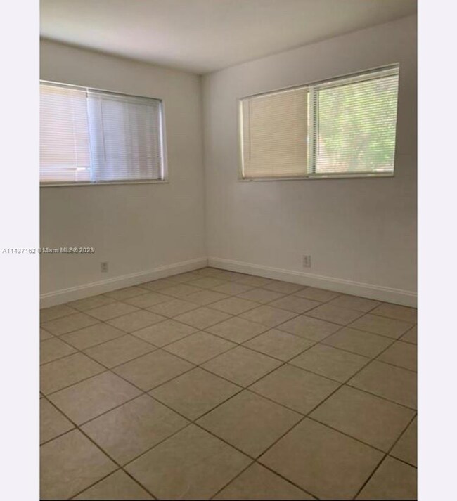 401 SW 8th St unit 1-2, Hallandale Beach, FL 33009 - photo 2
