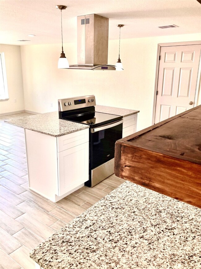 1011 Avenue E, Rosenberg, TX 77471 - photo 6