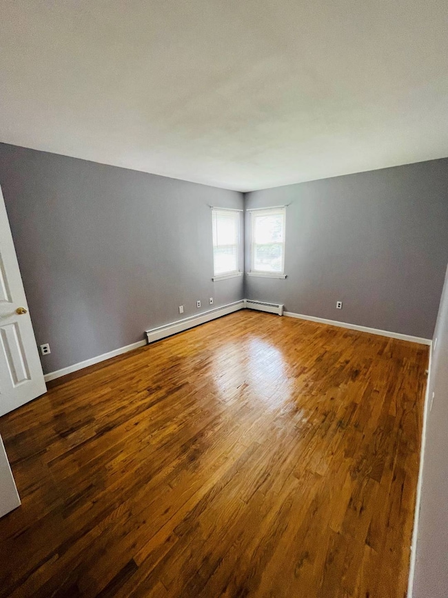 9 Conway Ct unit 1, Glen Cove, NY 11542 - photo 4