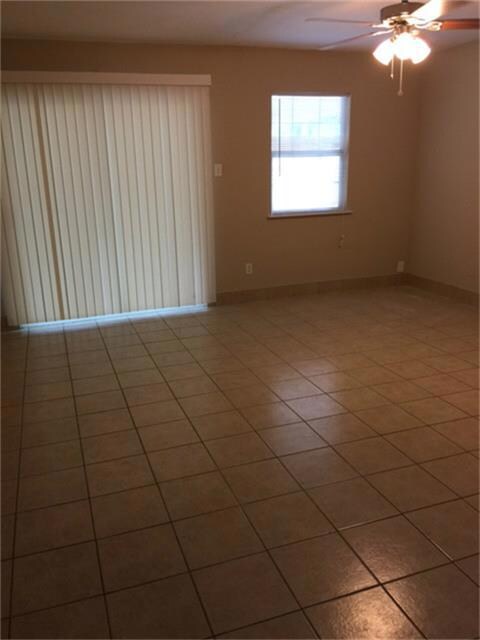 1312 Wilson Dr, Rosenberg, TX 77471 - photo 3