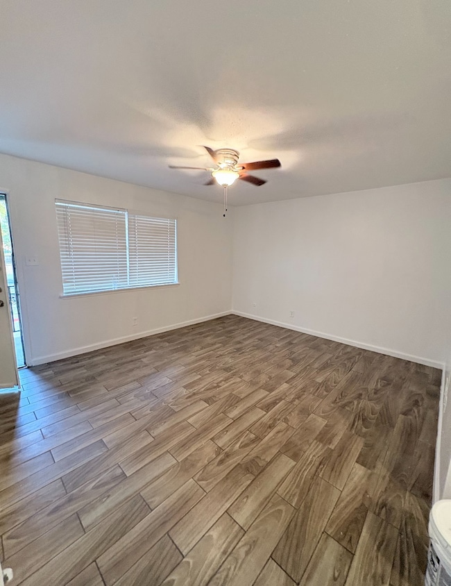 6200 W Tidwell Rd unit 1002, Houston, TX 77092 - photo 4