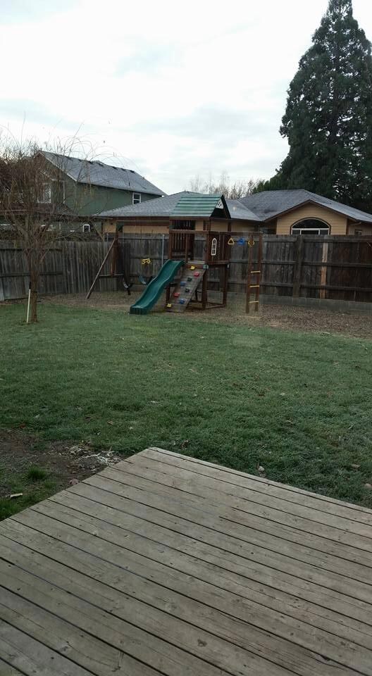 828 Hopkins Rd, Central Point, OR 97502 - photo 2